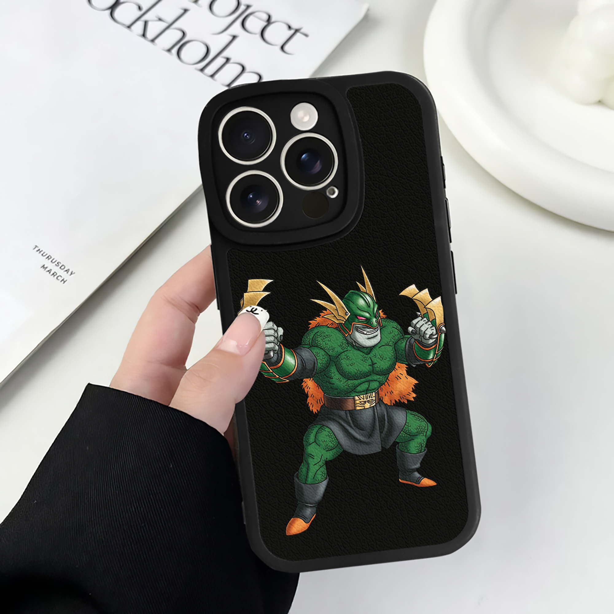 （画像用） ドラゴンクエスト Doragon Kuesuto Dragon Quest 【iPhone 16シリーズ対応】シリコンスマホケース（レザー調） 材質：シリコン